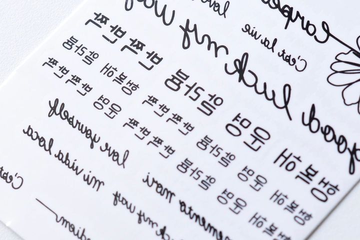 タトゥーシールは100均で売ってる？【セリア・ダイソー】使い方も解説