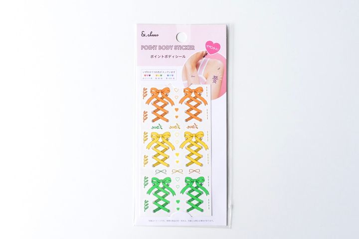 タトゥーシールは100均で売ってる？【セリア・ダイソー】使い方も解説