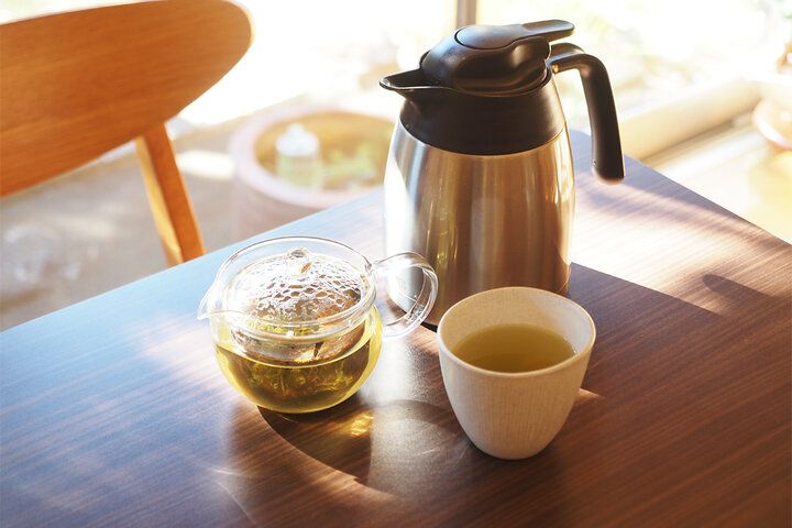 和風庭園を眺めながら抹茶しるこで一服♪ 足柄茶スイーツやワンプレートランチが楽しめる「緑茶カフェ 茶ぁぼう」