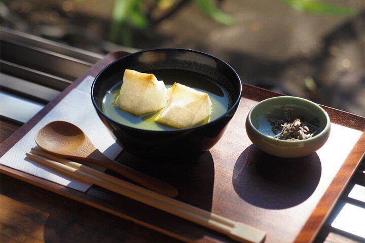 和風庭園を眺めながら抹茶しるこで一服♪ 足柄茶スイーツやワンプレートランチが楽しめる「緑茶カフェ 茶ぁぼう」