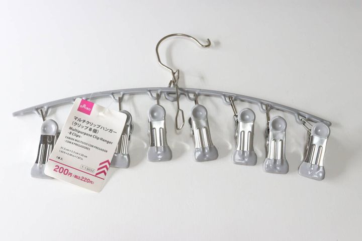 ダイソーのマルチクリップハンガー（クリップ8個）のパッケージ