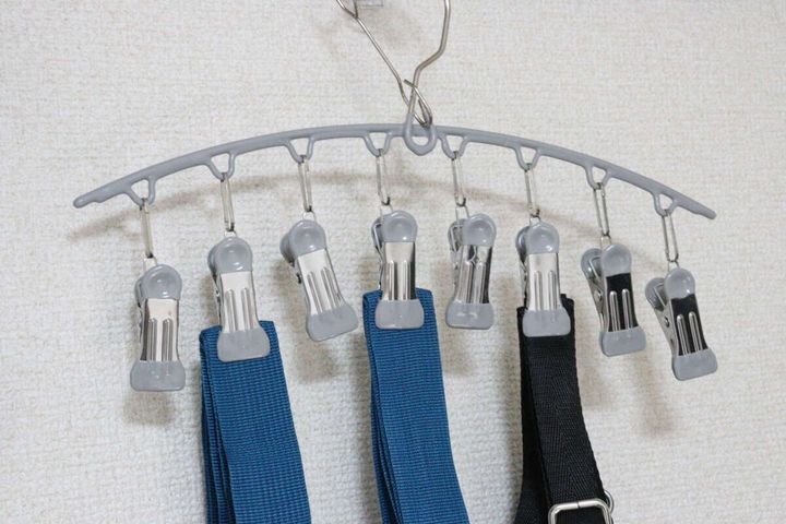 ダイソーのマルチクリップハンガー（クリップ8個）で小物を吊るす