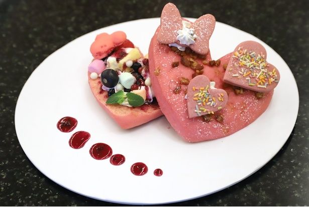 【写真】ミニーらしさ満点のハート型サンドウィッチも要チェック！「チックタック・ダイナー」で提供中