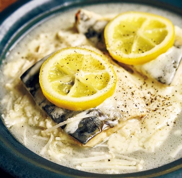 塩サバとえのきのレモンチーズワイン蒸し (C)今井 真実／KADOKAWA