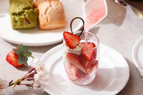 【東京都港区】インターコンチネンタル東京ベイで「ストロベリーブロッサムアフタヌーンティー」を開催