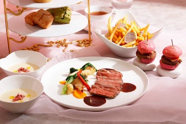 【東京都港区】インターコンチネンタル東京ベイで「ストロベリーブロッサムアフタヌーンティー」を開催