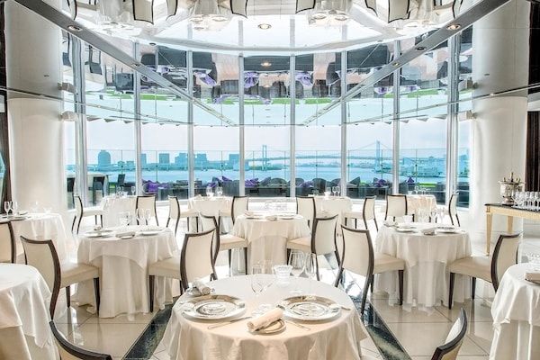 【東京都港区】インターコンチネンタル東京ベイで「ストロベリーブロッサムアフタヌーンティー」を開催