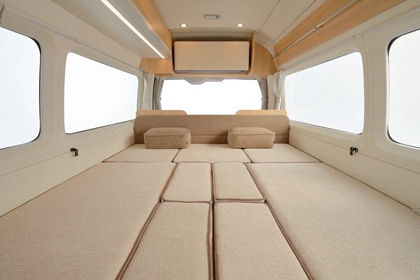 【千葉県千葉市】キャンピングカー「Lino Premium」とソファブランド「blocco」のコラボモデルが登場