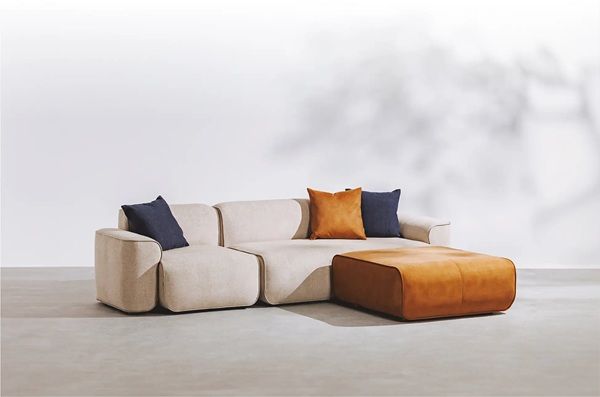 【千葉県千葉市】キャンピングカー「Lino Premium」とソファブランド「blocco」のコラボモデルが登場