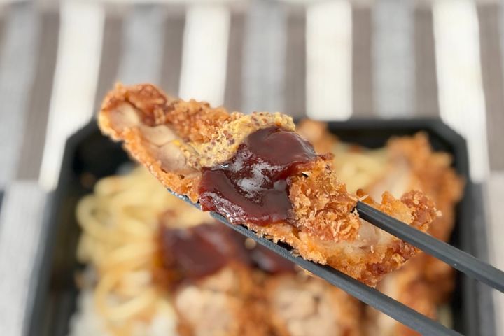 ボリュームすごっ！【ローソン】893kcalの豪快すぎるお弁当が登場