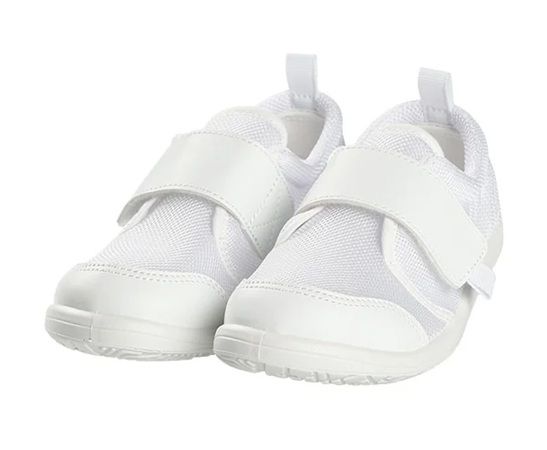 西松屋が「1ベルトバレーシューズ」を発売！快適な履き心地で学校生活をサポート