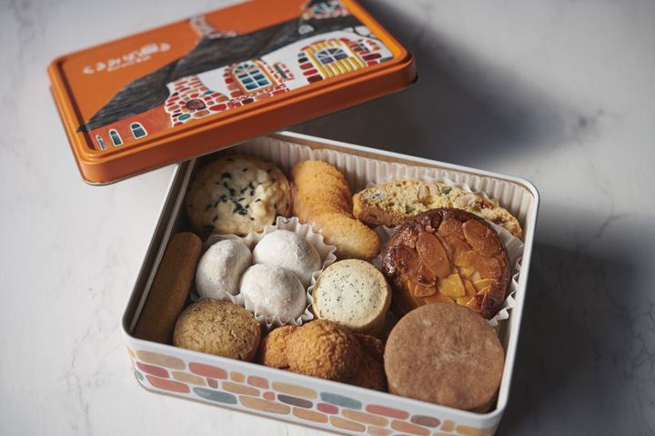 人気の焼き菓子を詰め合わせた「クッキー缶」(3300円) 