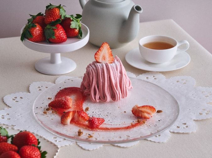 ビブリオテーク “あすかルビー”いちごの生モンブラン