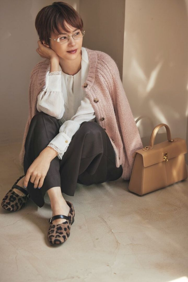 表情を明るく見せてあか抜けた印象に導く