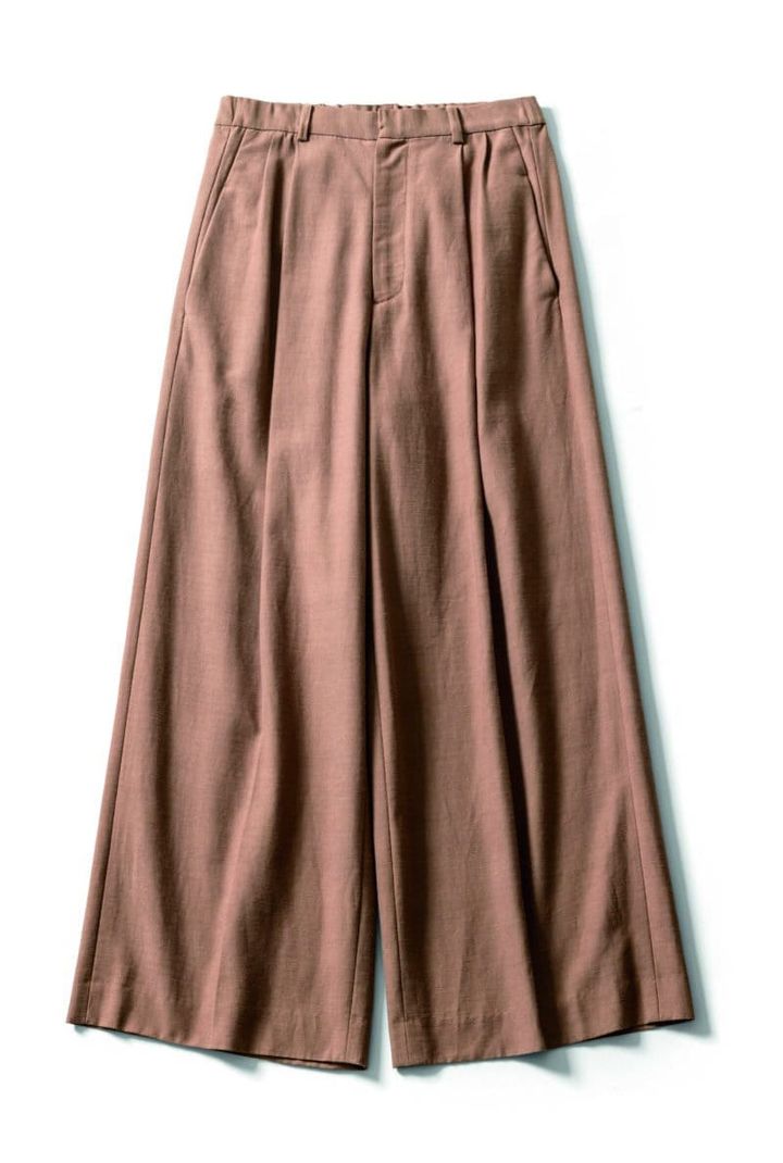 軽やかな色と素材で取り入れやすい。4万1800円（ゲミニー／ ウィムガゼット ルミネ新宿店）