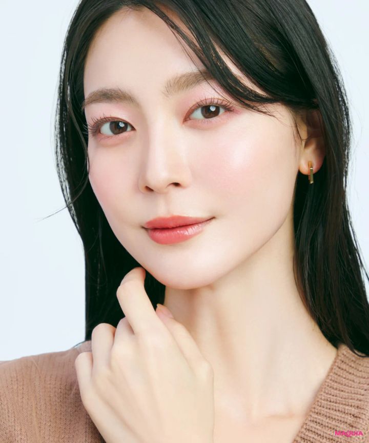 2026年春新作コスメ イヴ・サンローラン クチュール ミニ クラッチ〈コレクター〉 126 抜け感メイク