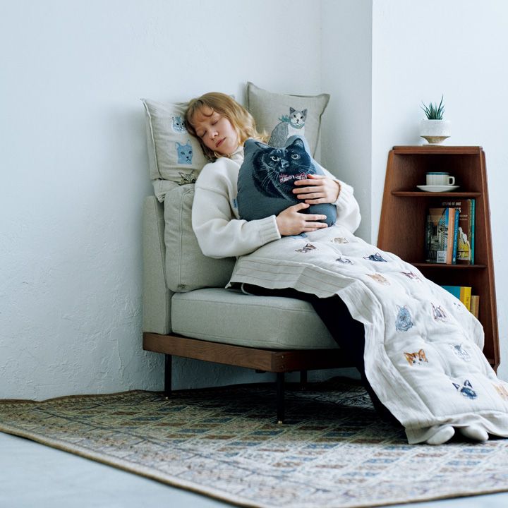 気分が上がるからたくさん集めたい！インテリアからアパレルまで猫モチーフだらけ