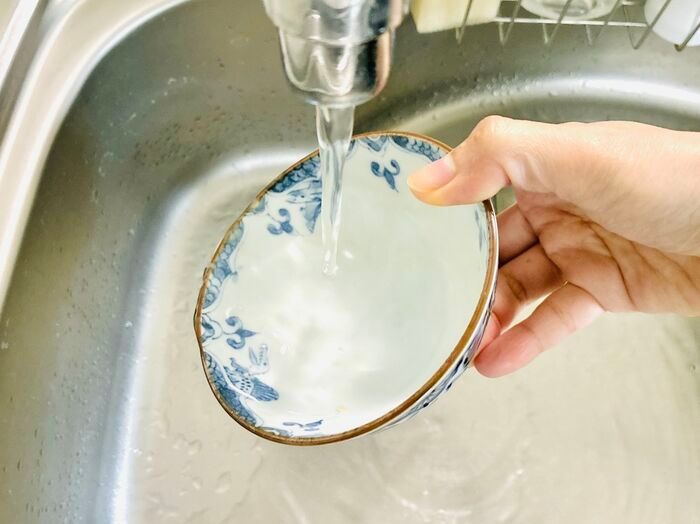 納豆の『ネバネバ』をこすらずに落とす方法！放置だけでスルリ。今日から試したくなる裏ワザ