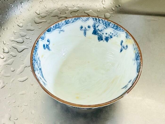 納豆の『ネバネバ』をこすらずに落とす方法！放置だけでスルリ。今日から試したくなる裏ワザ