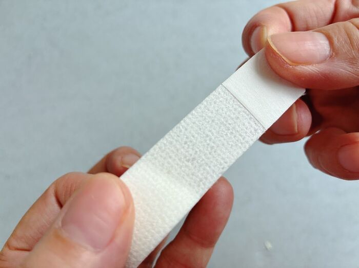 【ダイソー】ズボラ民大注目！おそうじの頻度と手間が減っちゃう〈白テープ〉、ゲットしなきゃ！