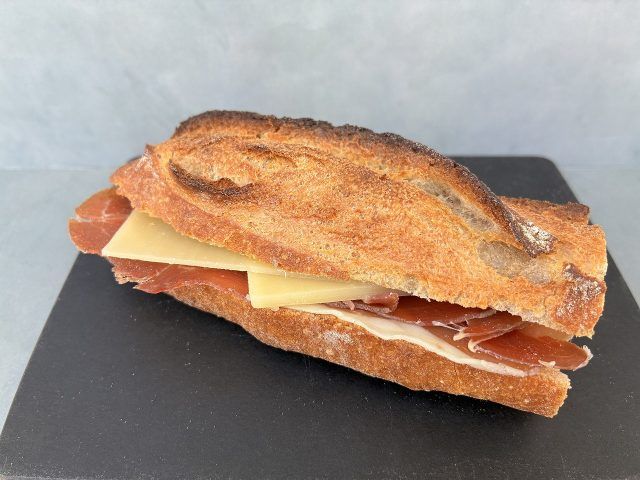生ハムとコンテ