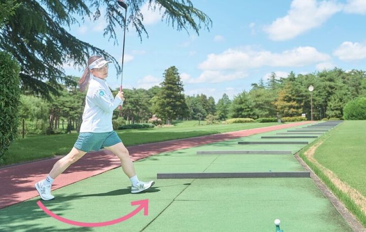 大股で歩くとティーショットが成功する！女子プロが秘けつを解説