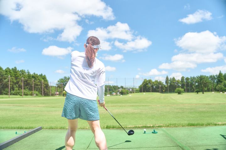 大股で歩くとティーショットが成功する！女子プロが秘けつを解説