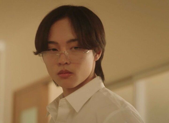 【写真・画像】「顔の造形がいい」『今日好き』で話題の高3イケメン男子、メガネをつけたクールなイメチェンにおひなさまもデレデレ「お顔がタイプ」 1枚目