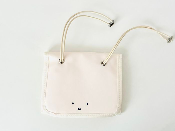 3点セットがパーフェクト！【50代・60代】春の旅行にピッタリの「吊り下げポーチ」を〈付録〉でゲット！ひとつあると重宝しますよ♪