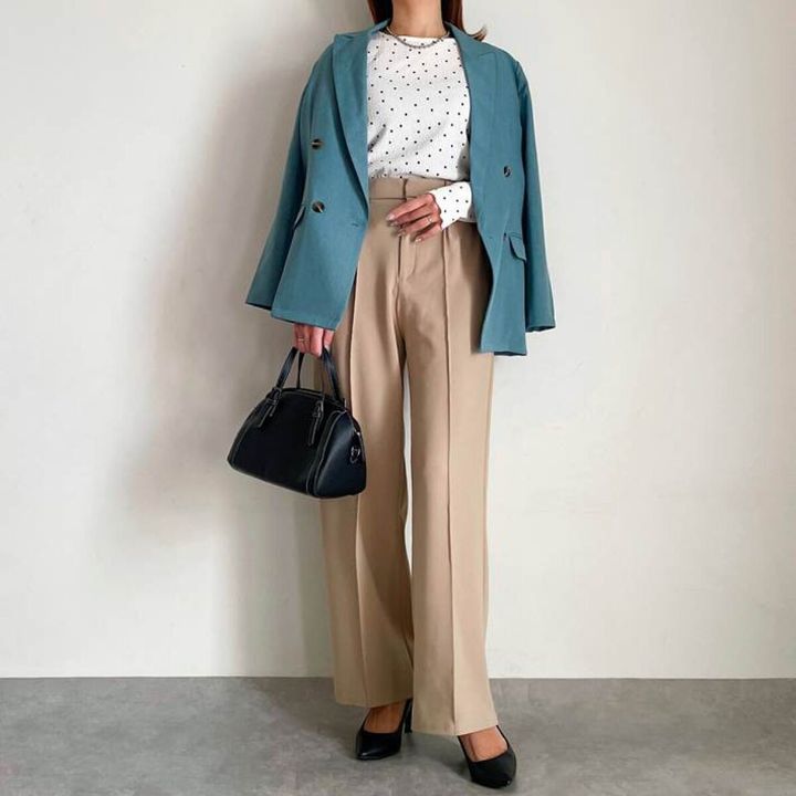 cocaクレープシャーリングパフスリーブトップスのジャケットコーデ