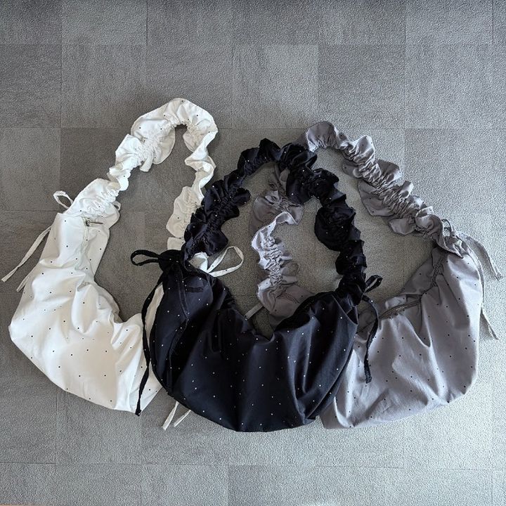 しまむらのドロストショルダーバッグ （akaru）