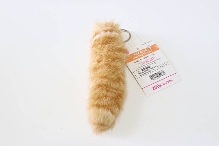 ダイソーのしっぽキーホルダー（A）のパッケージ