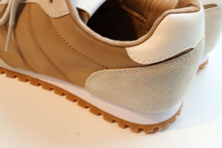 ユニクロシー2026年春夏コンビネーションスニーカー異素材デザイン