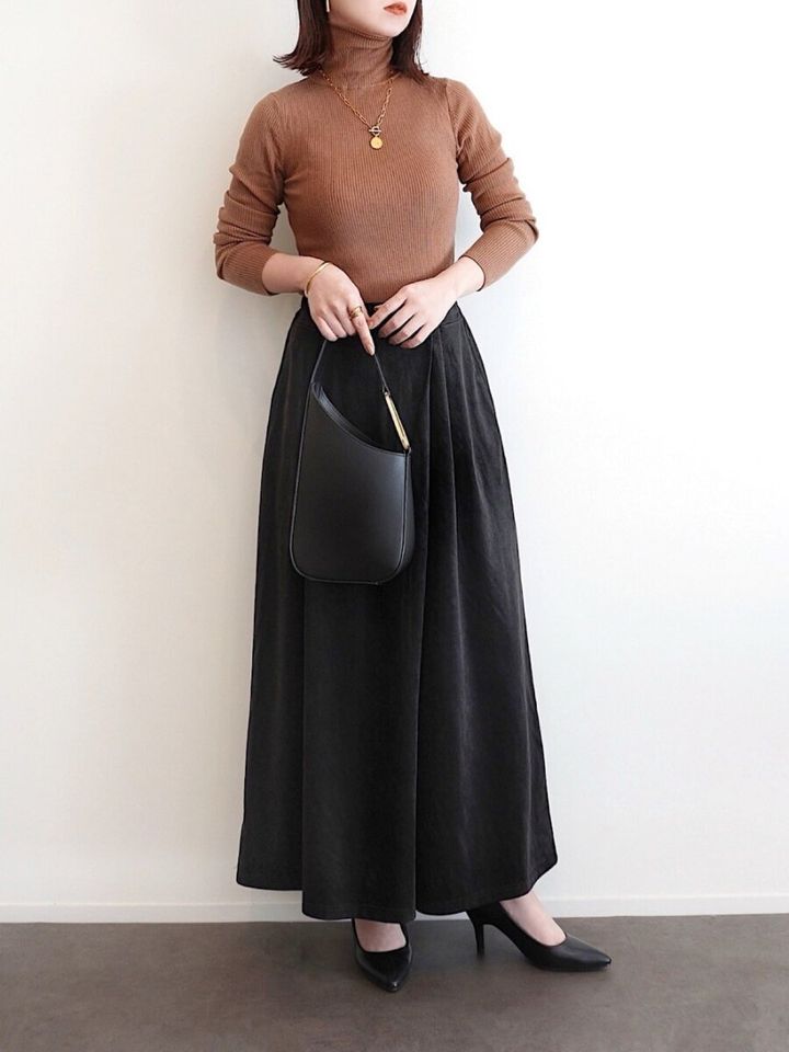 2026冬春大人女性おすすめキャメルタートルネック上品コーデ