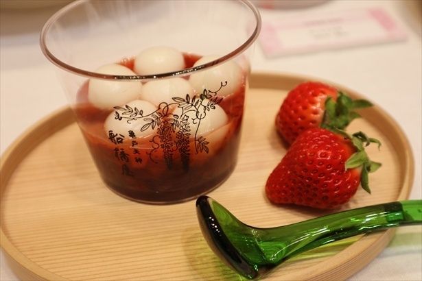 苺の白玉しるこ(船橋屋) 640円