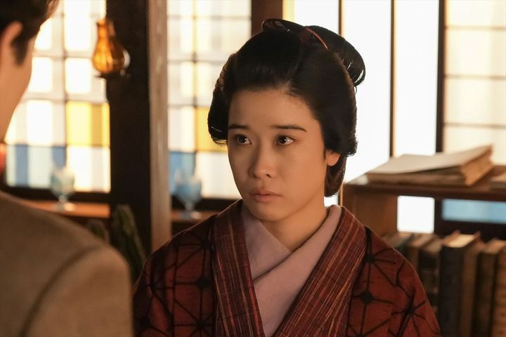 連続テレビ小説『ばけばけ』サワ（円井わん）をとらえた場面写真 （C）NHK width=