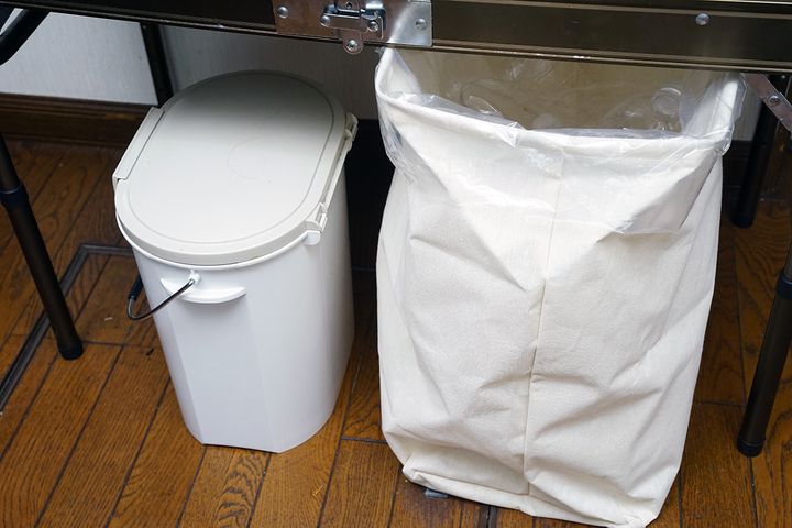 高さが調整できる構造なので、さまざまな場所に配置しやすいのです。