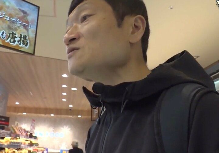 【写真・画像】手取り20万からの3000万ためる節約術、節約芸人「携帯は月1000円」「帰る前に公園のトイレで大」 1枚目