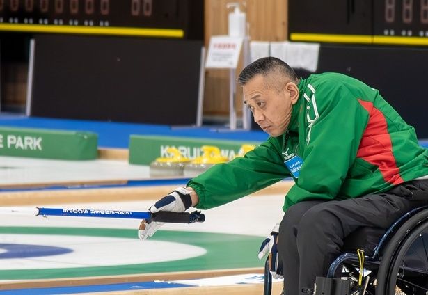 車いすカーリングの試合の様子 (C)一社日本車いすカーリング協会