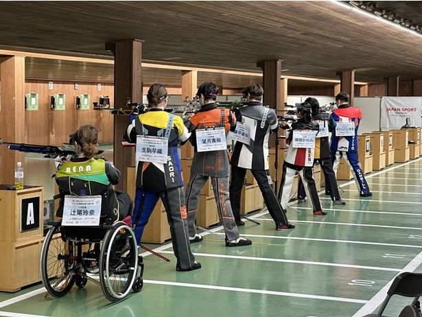 パラ射撃の試合の様子 (C)日本パラ射撃連盟