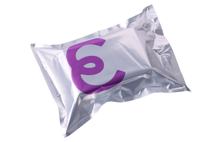 冷凍便で届く〈planet rolls〉シナモンロールのBOX