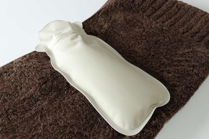 セリアのソフト湯たんぽ スリムはタオルを巻いて使用する