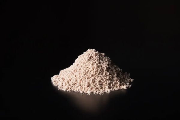 PVCに革の端材を練り込んだ新素材「OBRO」誕生！1stプロダクトをクラファンで販売中