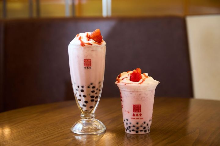 「タピオカあまおう苺ミルクティー」(イートイン 880円／テイクアウト 756円)