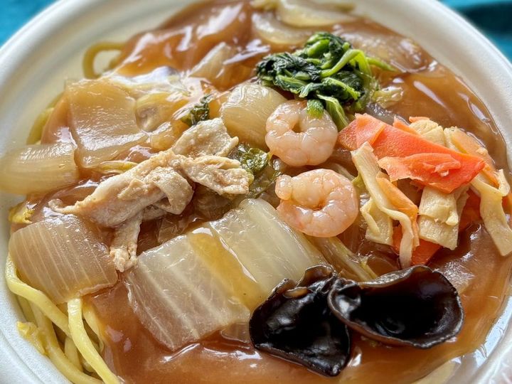 8種の具材で大満足！【ファミマ】有名チェーン店監修のあんかけ焼そばが再登場