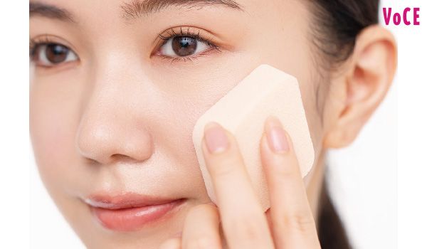 濡らしたスポンジで崩れ予防