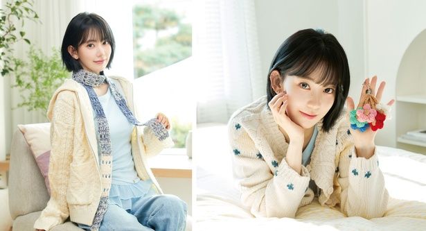 ロングマフラー(左)とモチーフチャーム(右)