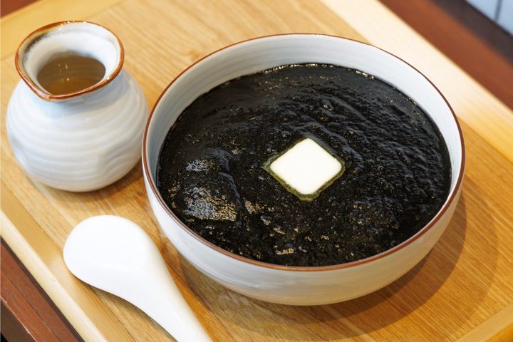 「ブラックカレーうどん」1100円 ※2026年1月31日現在の価格です