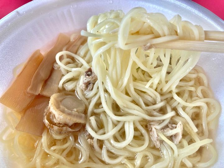 ホタテの旨味しっかり！トッピングが斬新？【ファミマ】「ほたて日和」監修の塩ラーメン