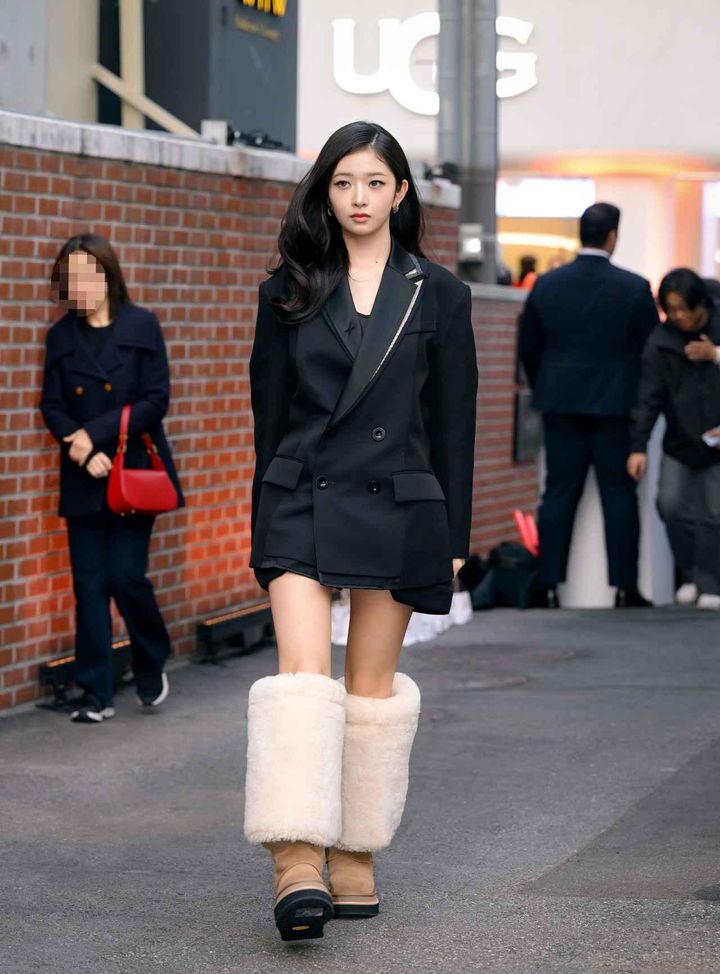 画像: 足元にエッジィな遊び心を宿して